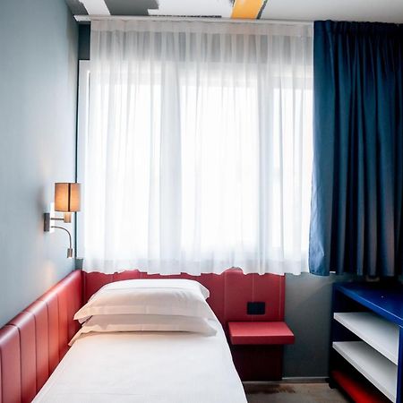 K Modern Hotel Пескьера-дель-Гарда Экстерьер фото
