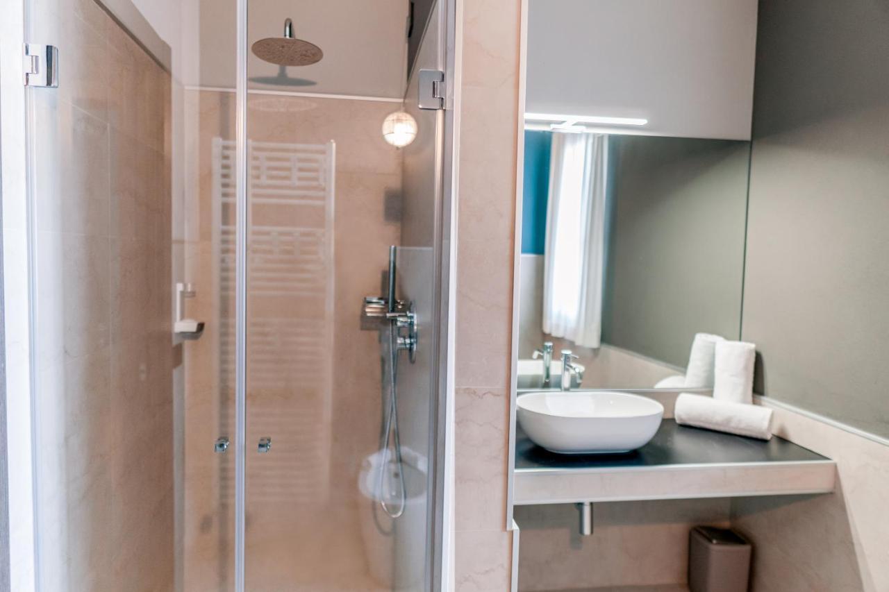 K Modern Hotel Пескьера-дель-Гарда Экстерьер фото