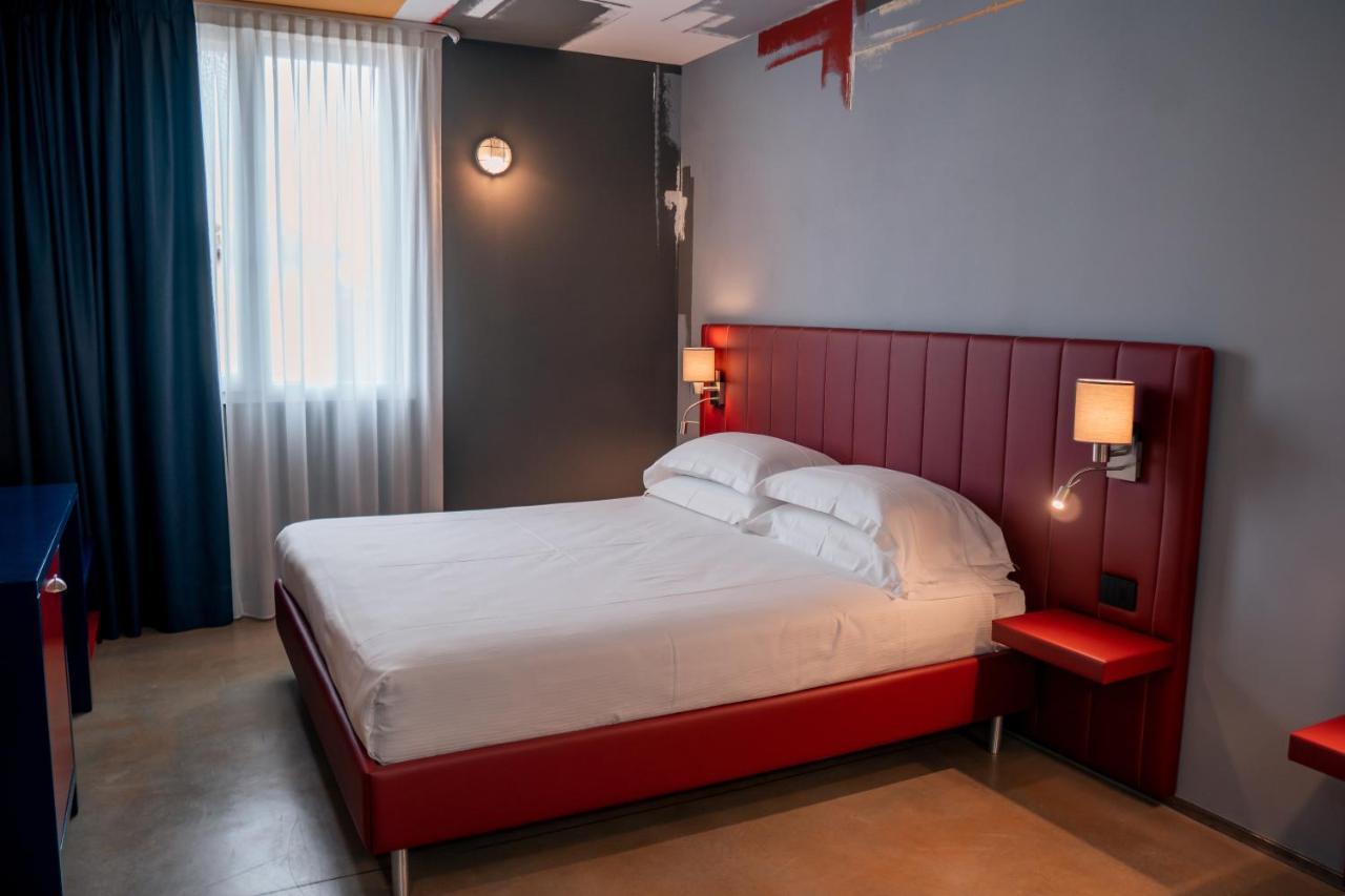 K Modern Hotel Пескьера-дель-Гарда Экстерьер фото